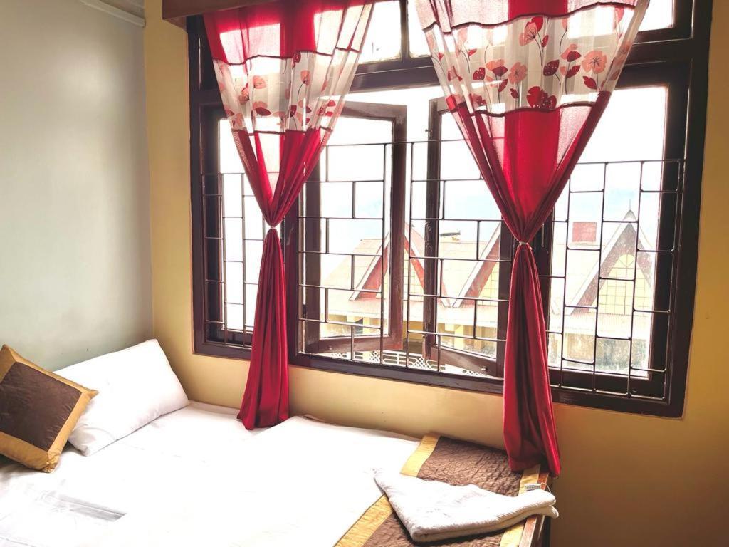 Hotel Red Rose Гангток Экстерьер фото